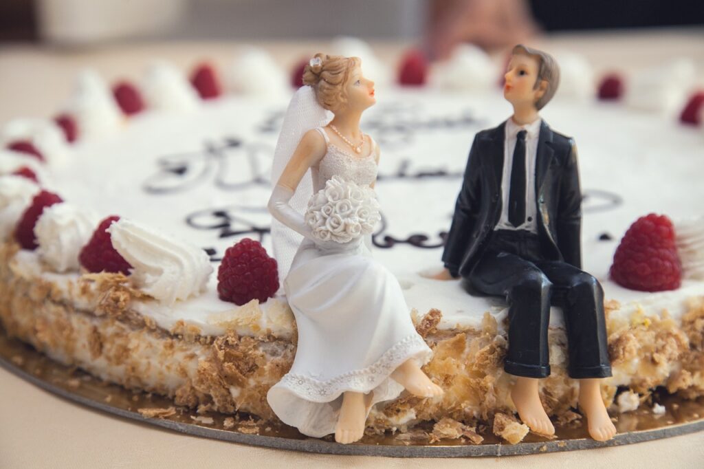 wedding-cake-407170_1280-1024x682